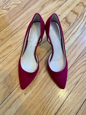 Jessica Simpson D’Orsay pumps